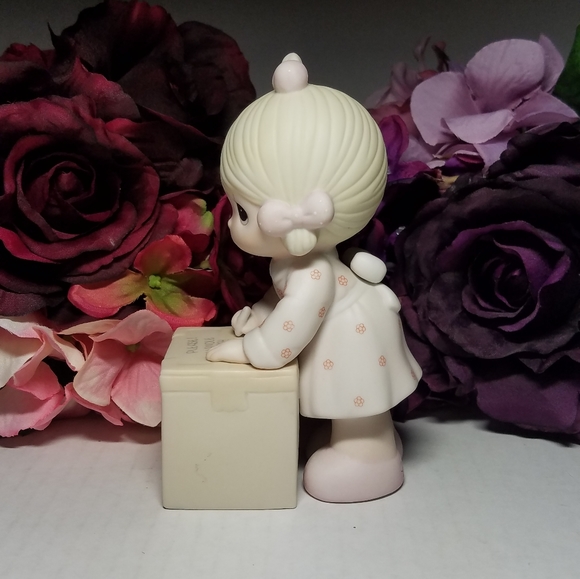 Precious Moments Sharing Is Universal - Picture 2 of 5